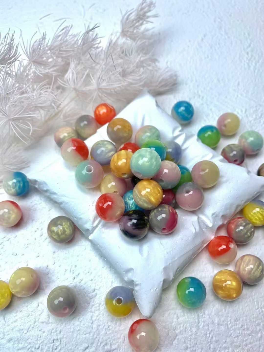 Gold-Fleck Twin-Effect Resin Beads