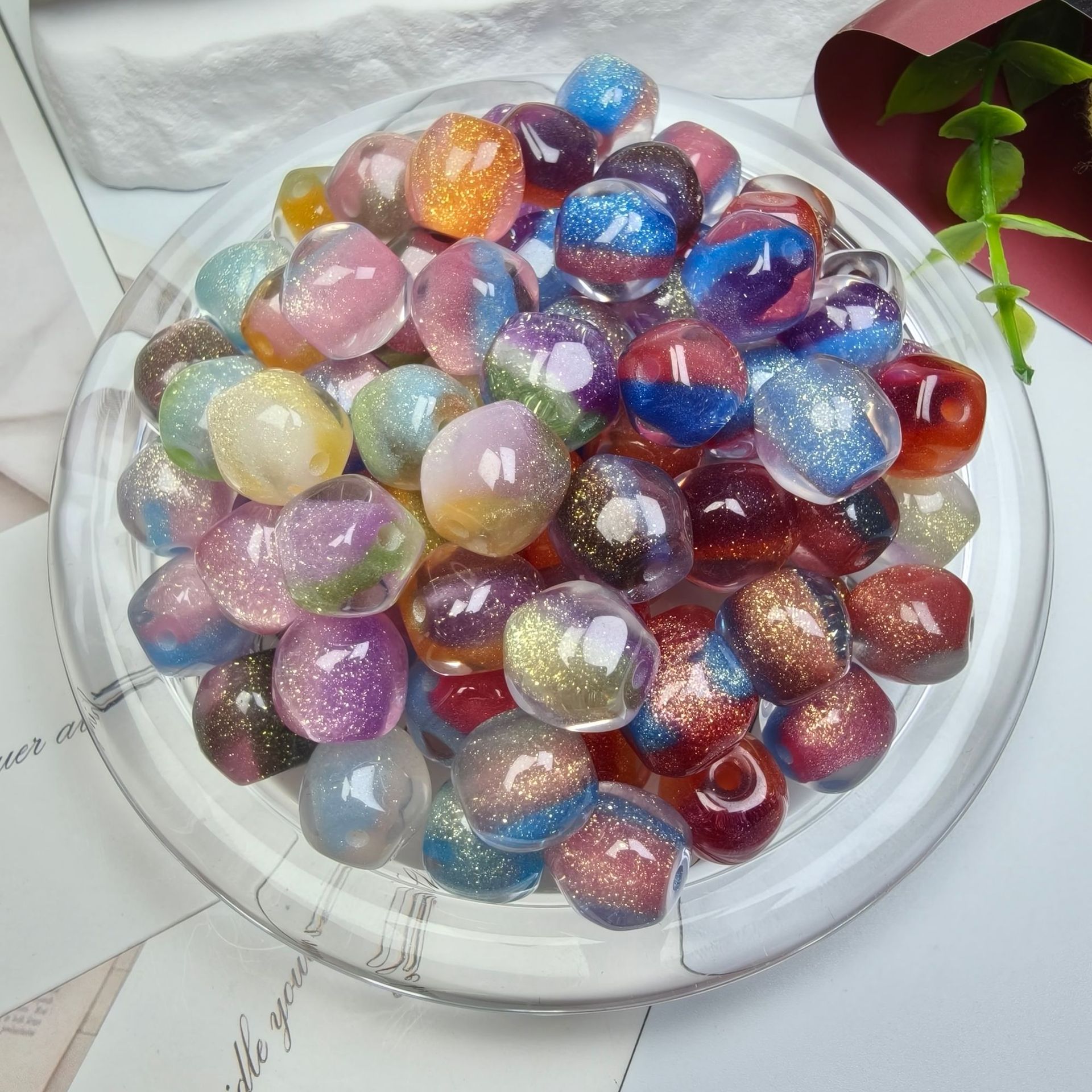 Light-Responsive Fine-Glitter Candy-Core Faceted Resin Beads