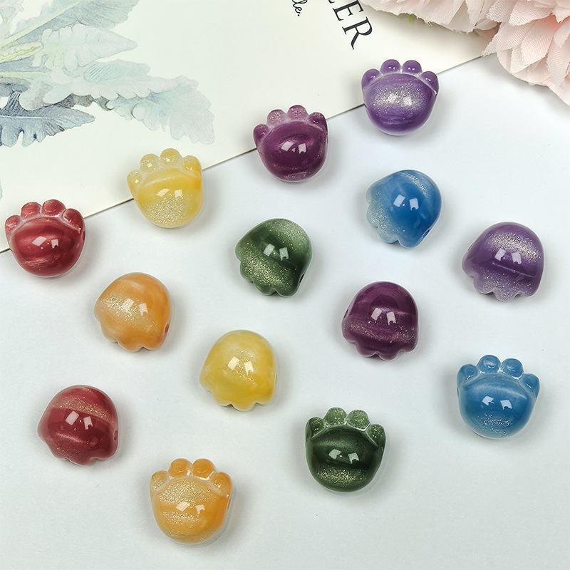 Color-Changing Fine-Glitter Carved Cat-Paw-Shaped Resin Beads